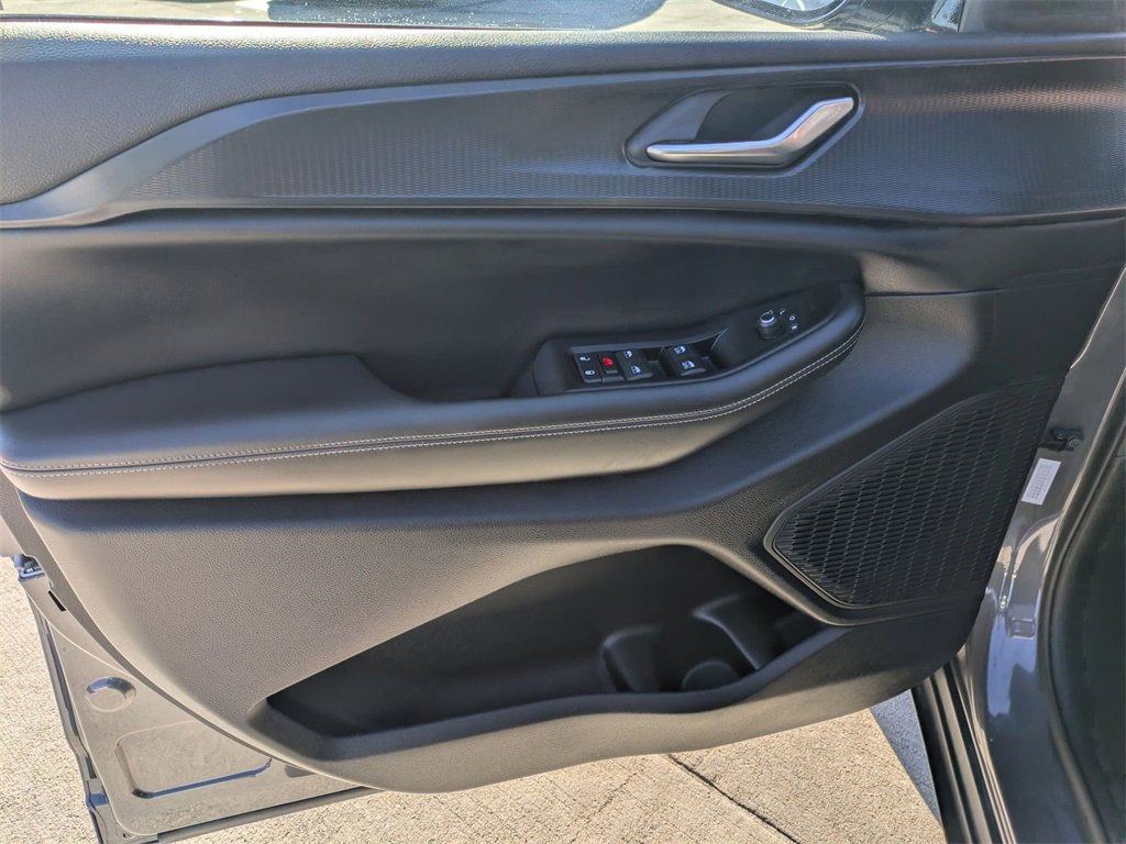 Used 2024 Jeep Grand Cherokee L Laredo image 11