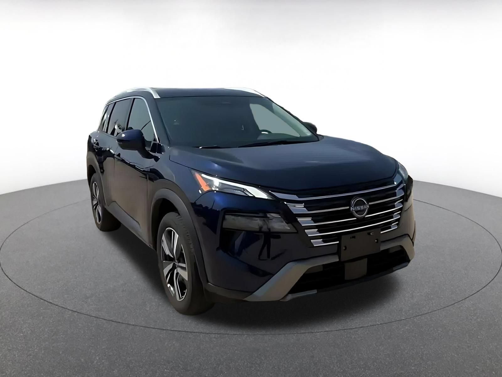 Used 2026 Nissan Rogue SL AWD/4WD image 3