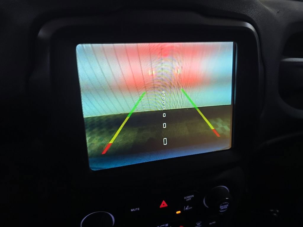 Used 2022 Jeep Renegade Latitude AWD/4WD image 23