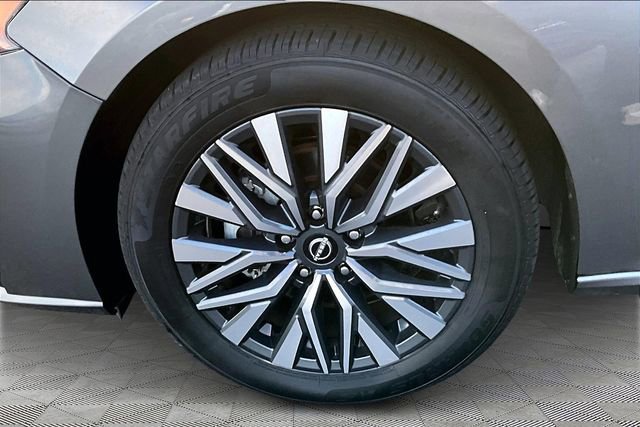 Used 2024 Nissan Altima 2.5 SV image 22