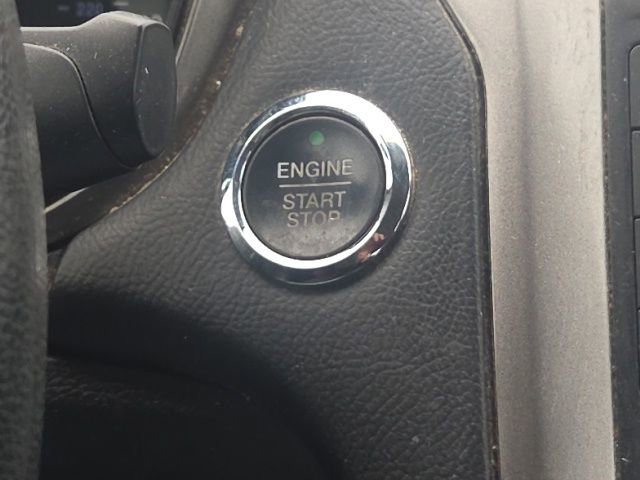 Used 2017 Ford Fusion SE FWD image 39