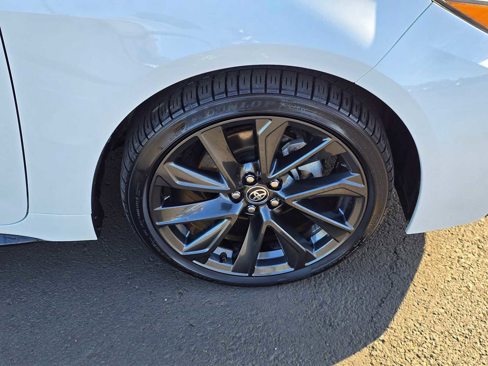 Used 2024 Toyota Corolla SE w/ SE Premium Package image 9