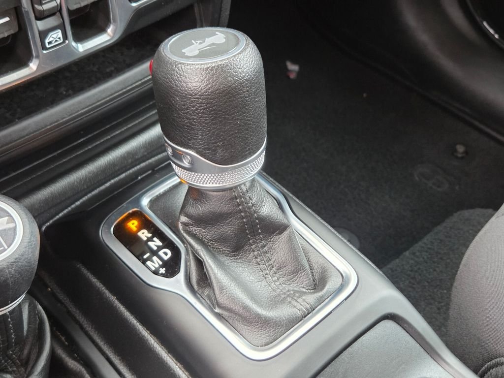 Used 2022 Jeep Wrangler Unlimited Sport AWD/4WD image 32