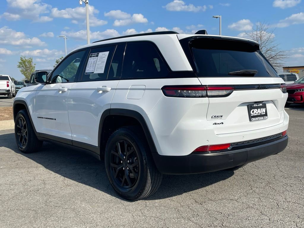 Used 2025 Jeep Grand Cherokee Altitude image 5