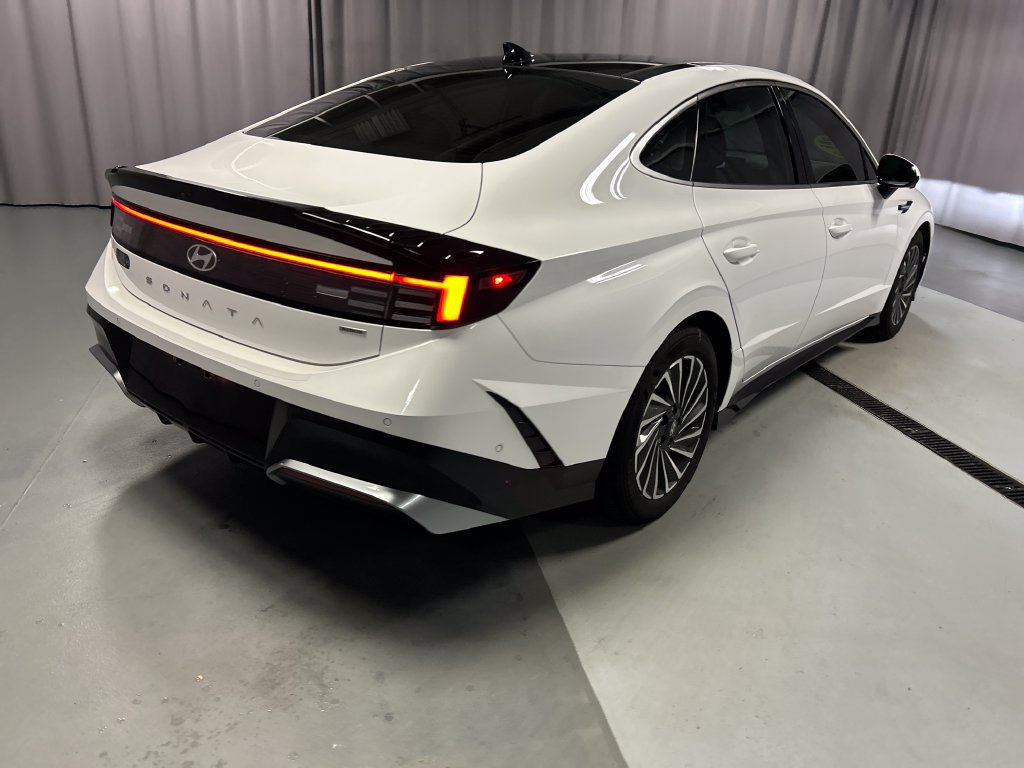 Used 2025 Hyundai Sonata Limited FWD image 7