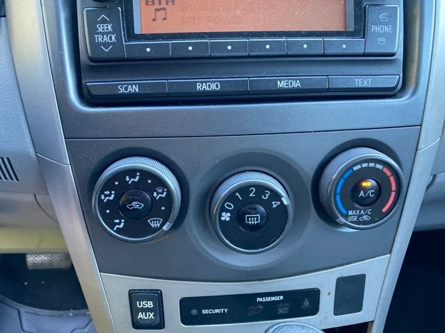 Used 2012 Toyota Corolla LE FWD image 21