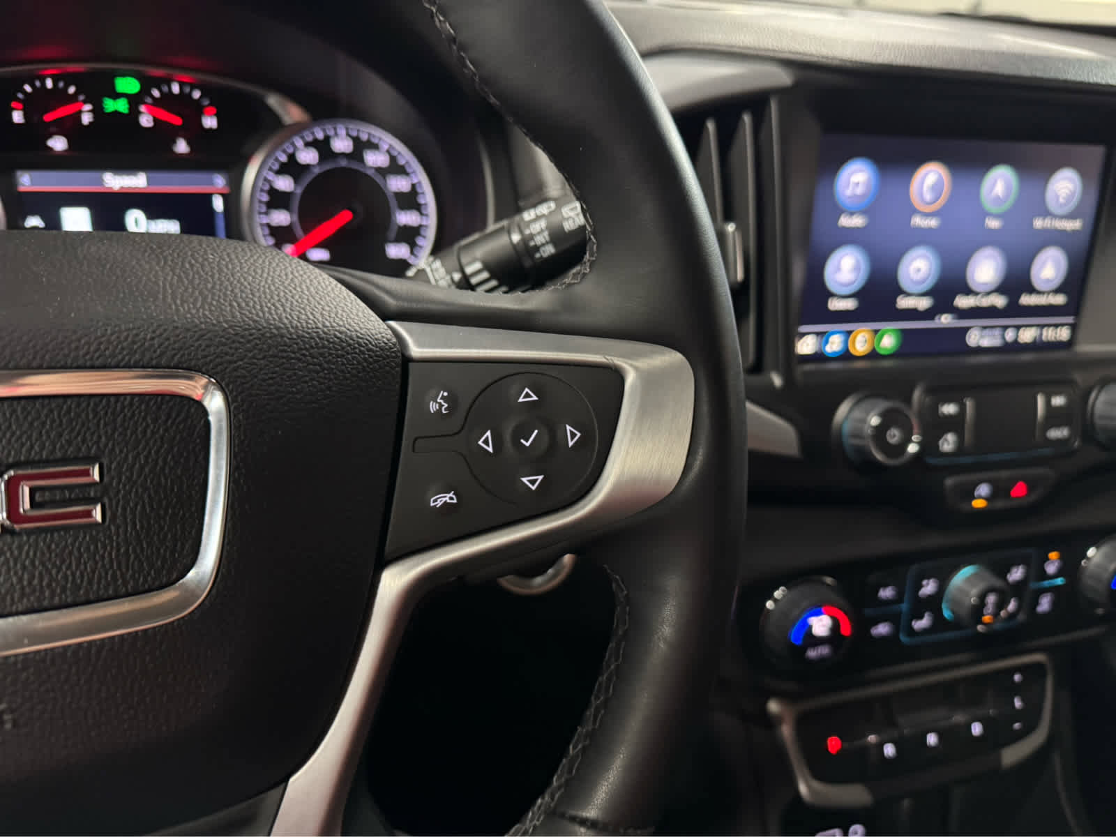 Certified 2024 GMC Terrain SLT w/ Infotainment Package II AWD/4WD image 21
