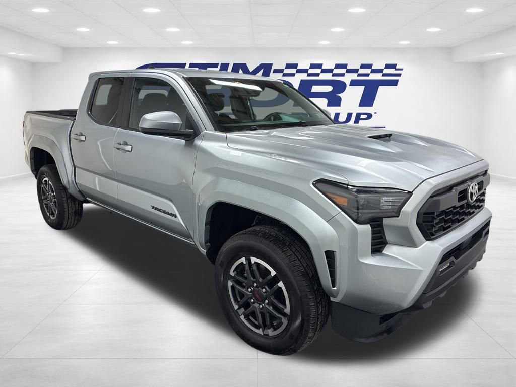 Used 2025 Toyota Tacoma TRD Sport video 3