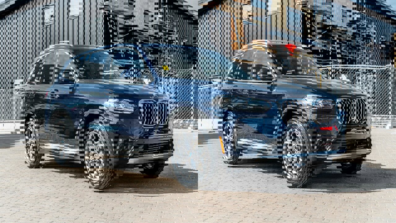 Used 2023 BMW X3 xDrive30i w/ Premium Package image 1