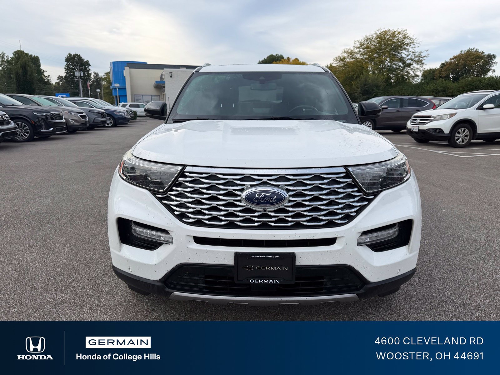 Used 2020 Ford Explorer Platinum w/ Premium Technology Package AWD/4WD image 2