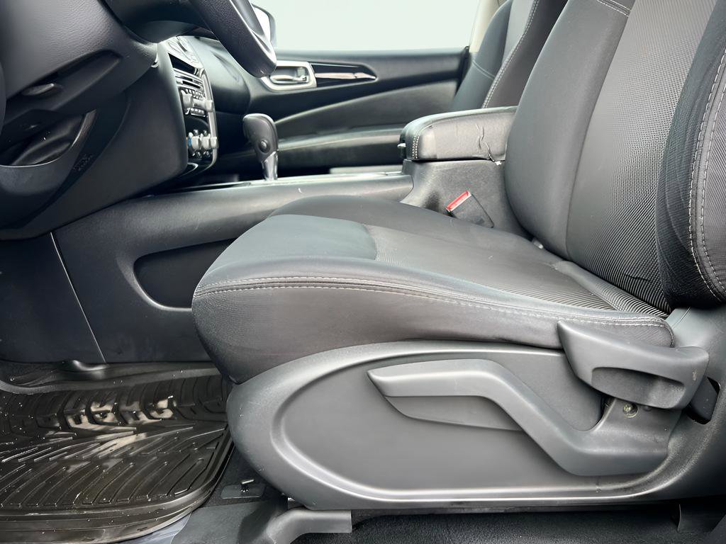 Used 2019 Nissan Pathfinder S image 35