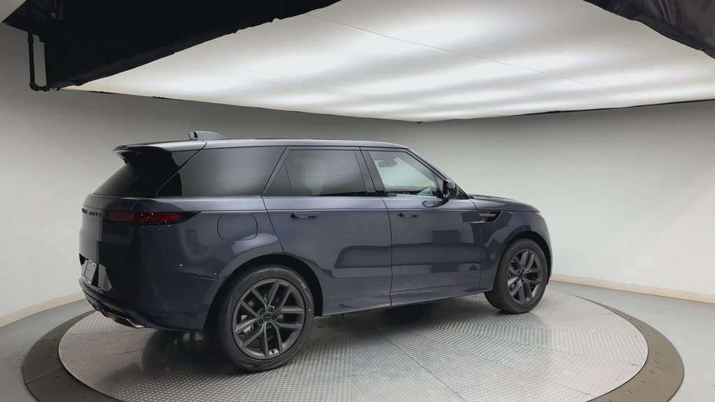 Certified 2026 Land Rover Range Rover Sport Dynamic SE AWD/4WD image 2