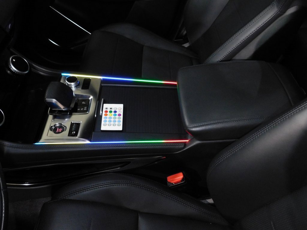 Used 2024 Jaguar F-PACE SVR image 33