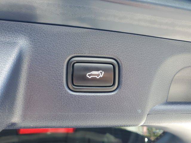 Used 2022 Hyundai Palisade Limited FWD image 12