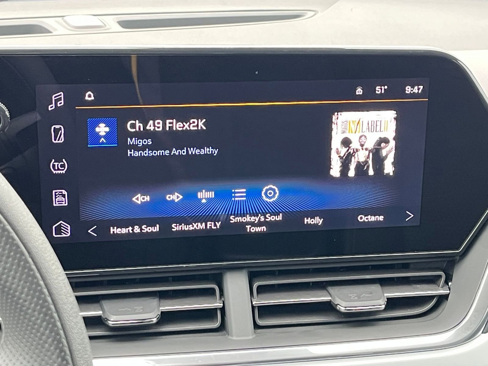 Used 2025 Chevrolet Trax LT image 21