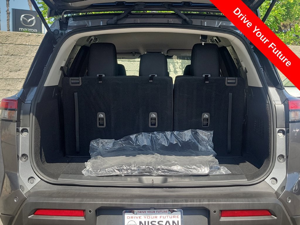 Used 2025 Nissan Pathfinder S FWD image 23
