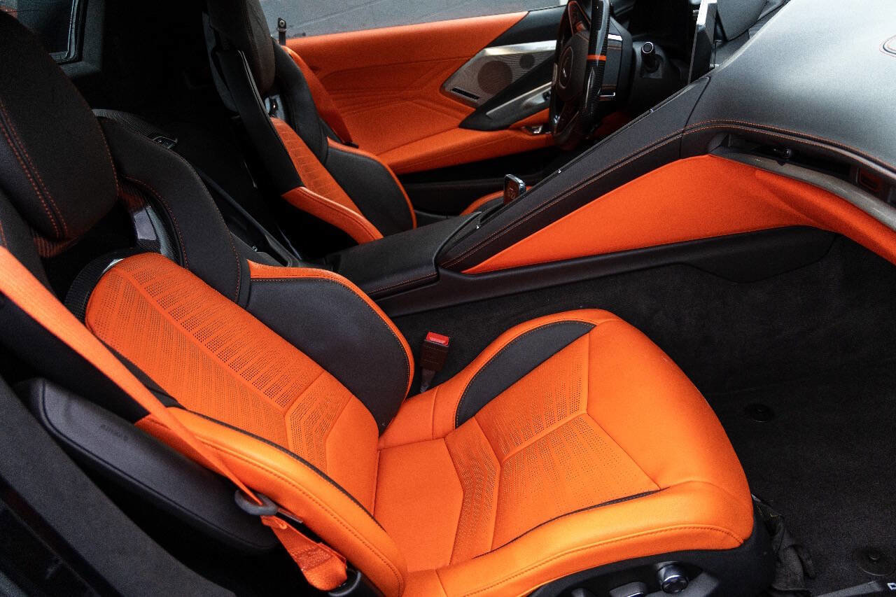 Used 2025 Chevrolet Corvette Z06 image 3