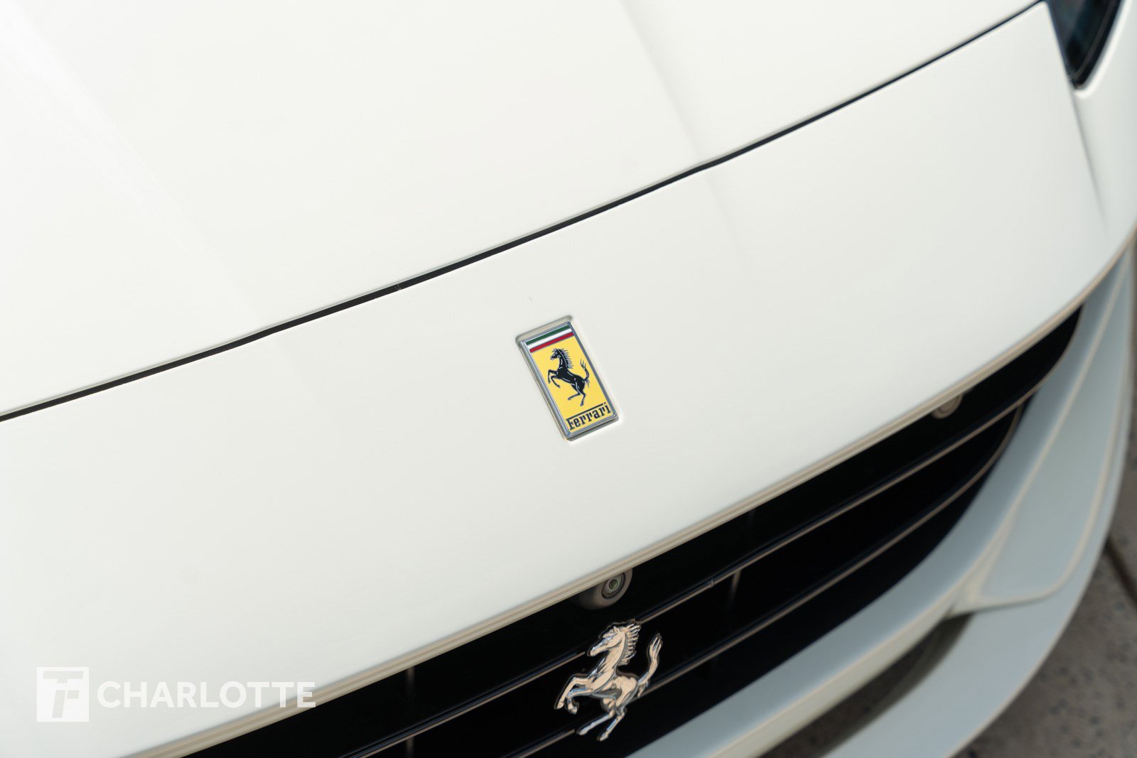 Used 2019 Ferrari Portofino image 3