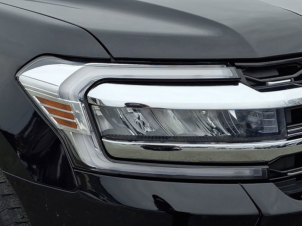 Used 2024 Ford Expedition Limited image 9