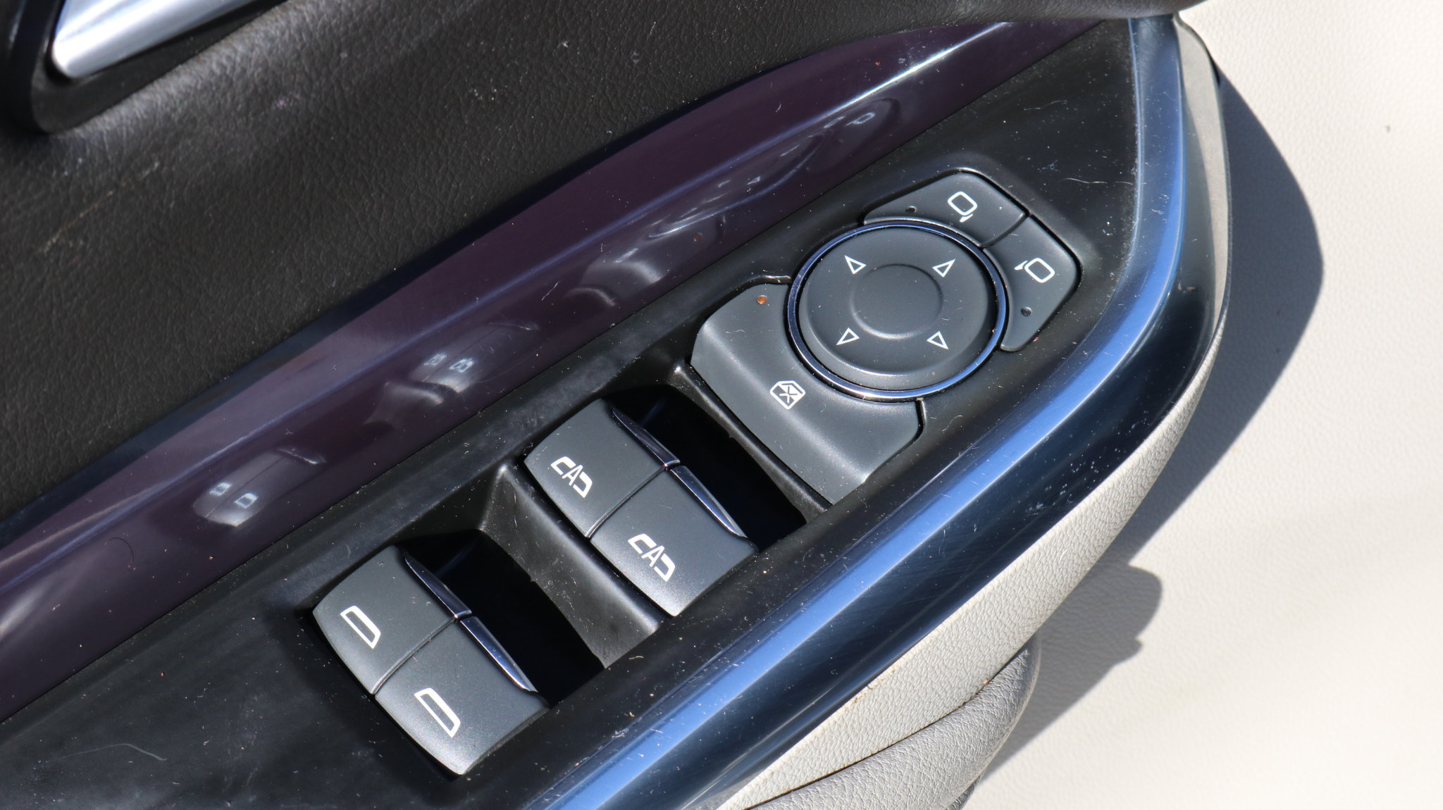 Used 2021 Cadillac XT4 Luxury w/ Cold Weather Package image 24