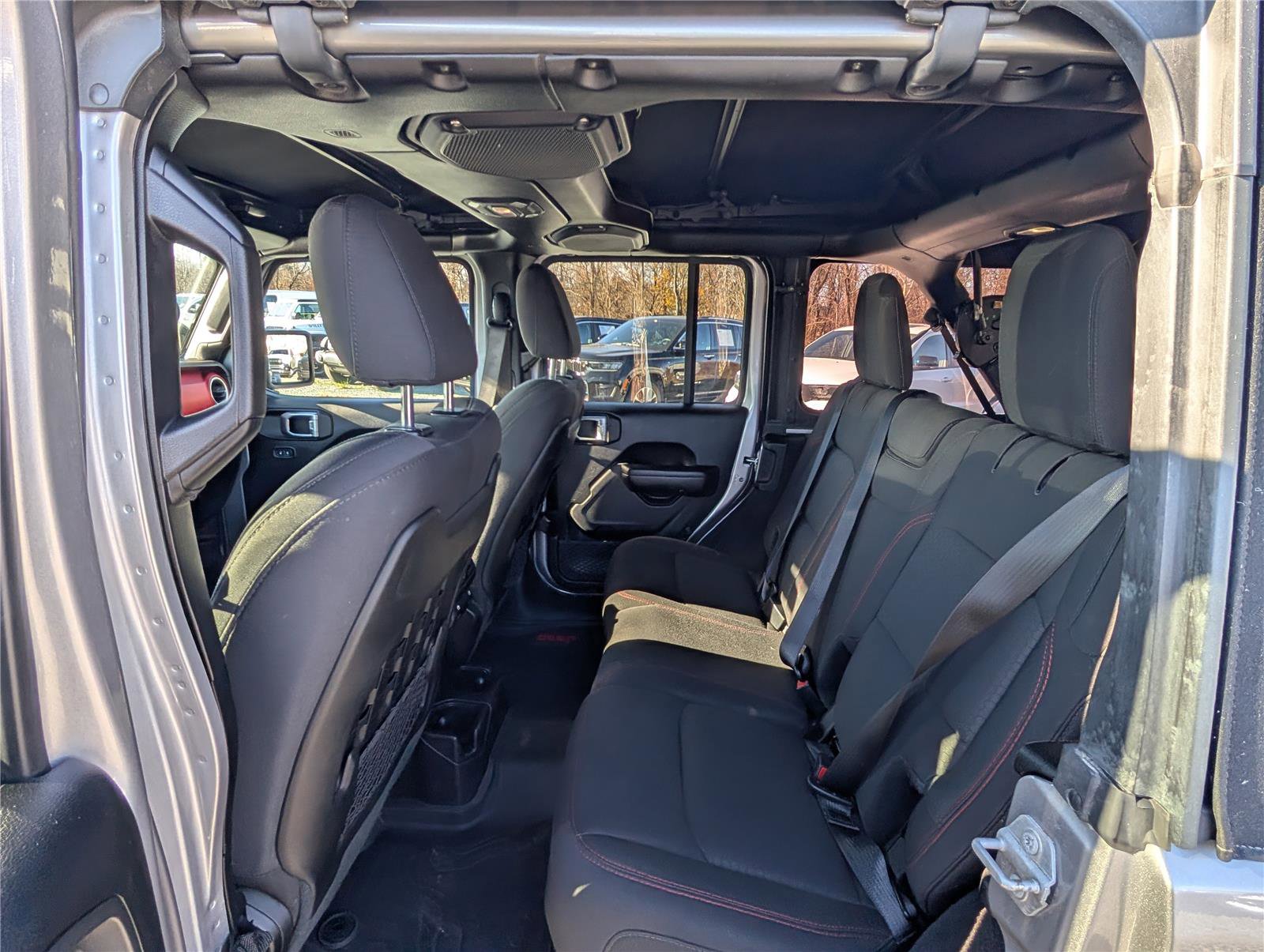 Used 2018 Jeep Wrangler Unlimited Rubicon image 14