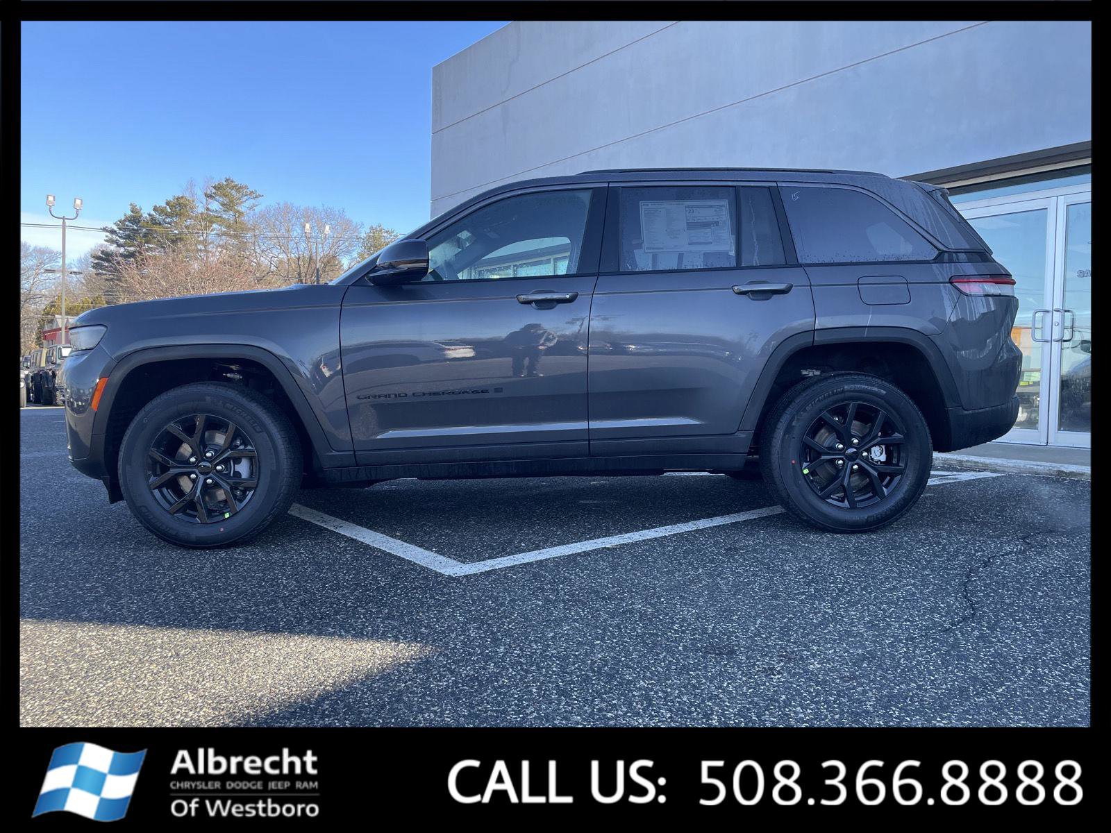 New 2026 Jeep Grand Cherokee Altitude image 2