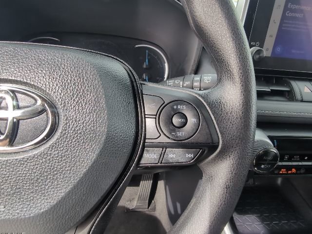 Used 2025 Toyota RAV4 XLE image 16