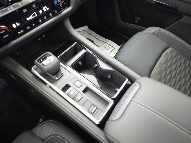 New 2026 Nissan Pathfinder SV w/ SV Premium Package FWD image 29