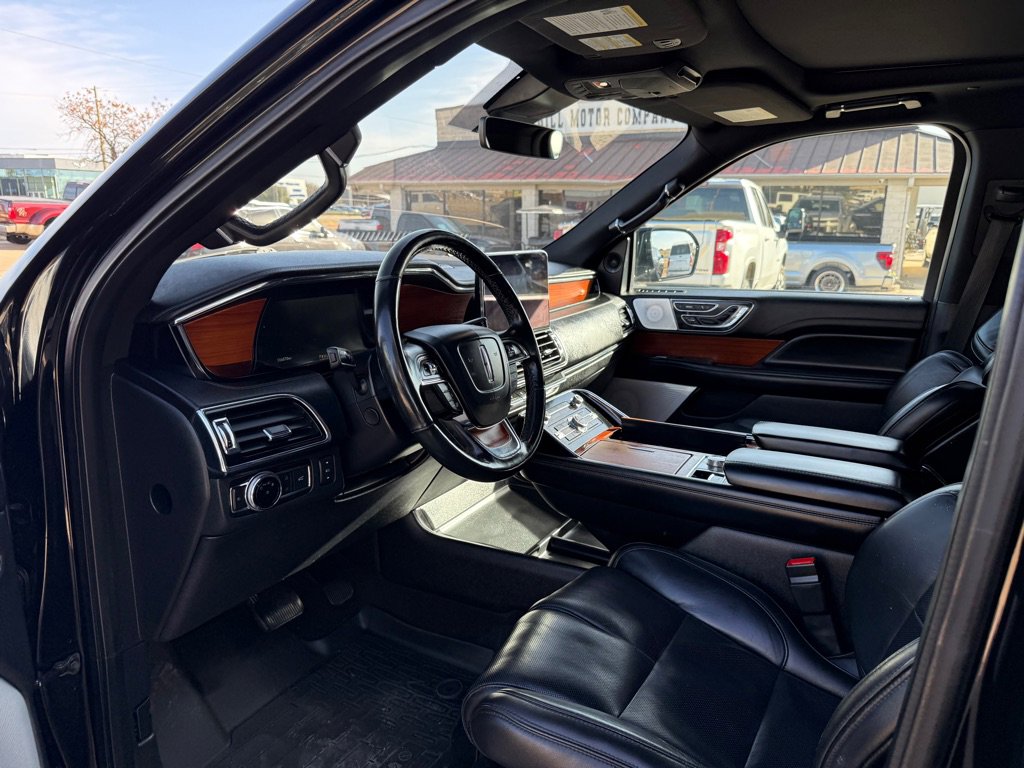 Used 2018 Lincoln Navigator L Reserve w/ Technology Package image 14