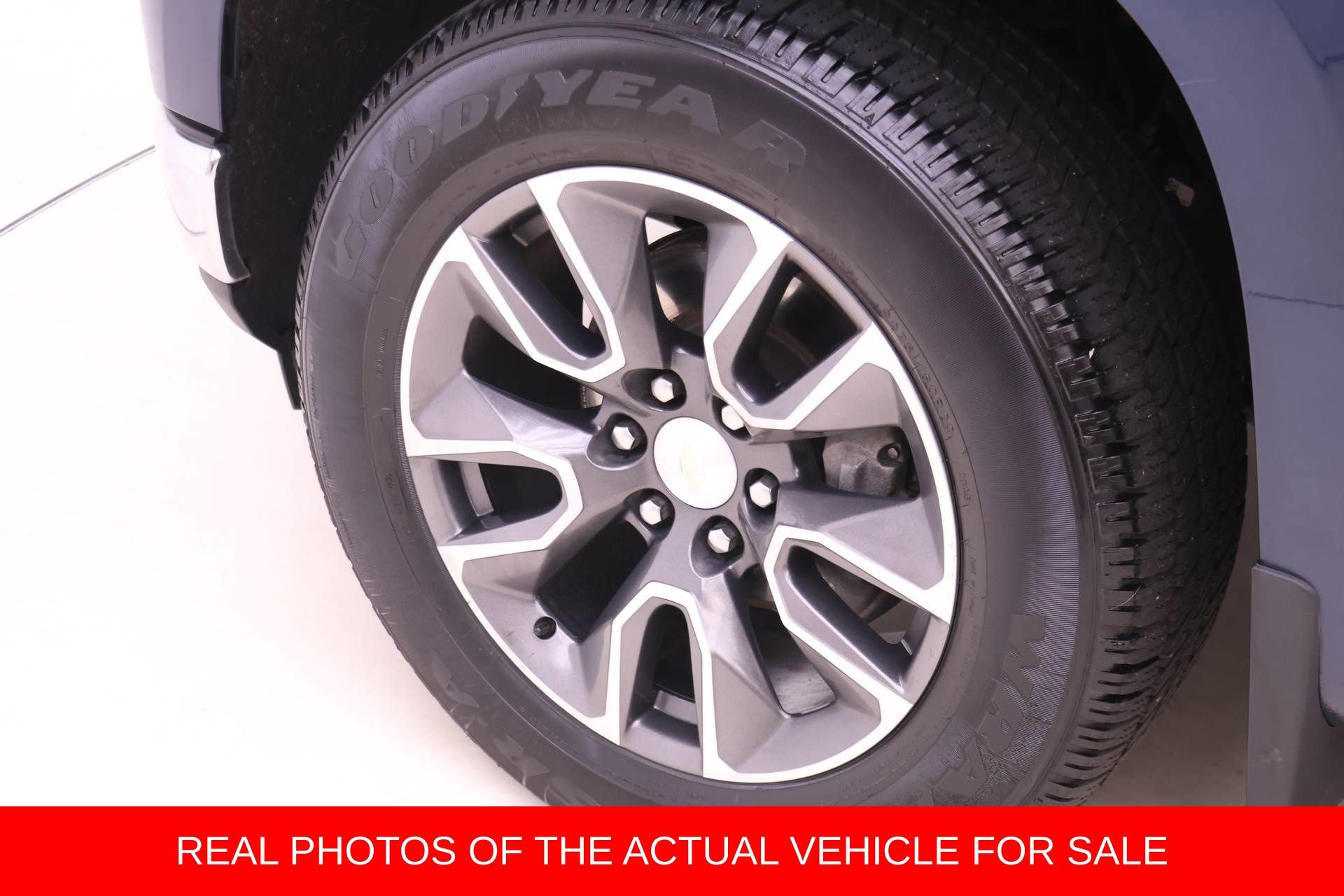 Used 2022 Chevrolet Silverado 1500 LT AWD/4WD image 16