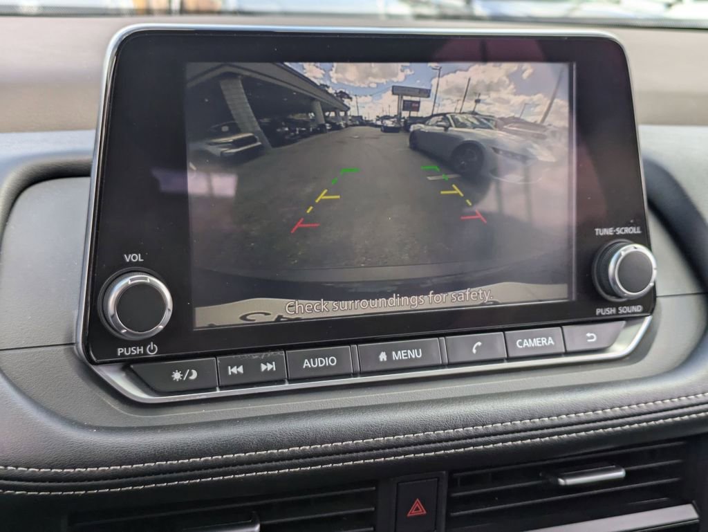 Used 2023 Nissan Rogue SV image 17