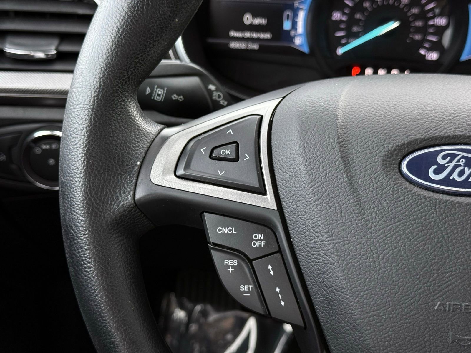 Used 2019 Ford Fusion SE image 27