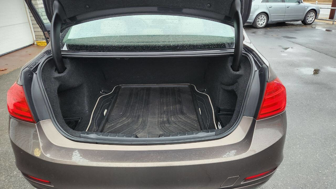 Used 2015 BMW 320i xDrive Sedan image 15