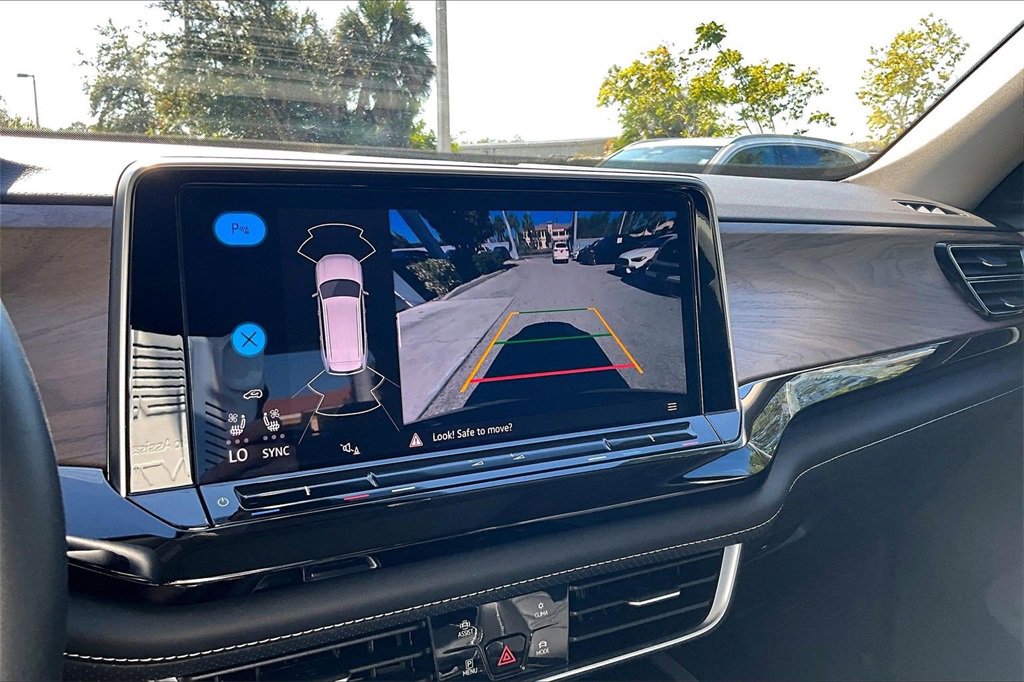 Certified 2025 Volkswagen Atlas SE w/ Panoramic Sunroof Package image 27