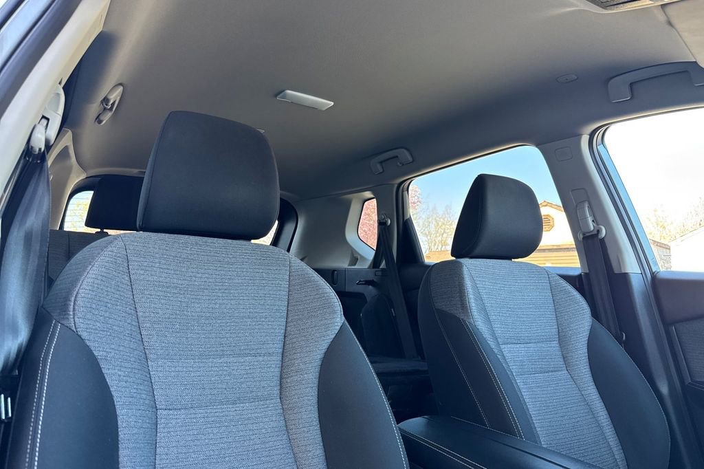 Used 2023 Nissan Rogue SV image 17