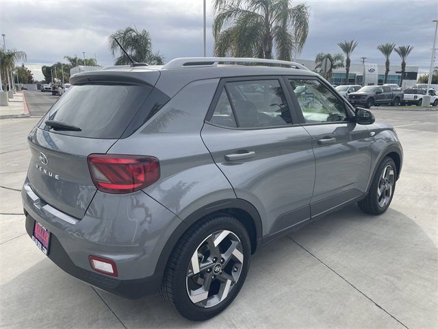 Used 2023 Hyundai Venue SEL image 8
