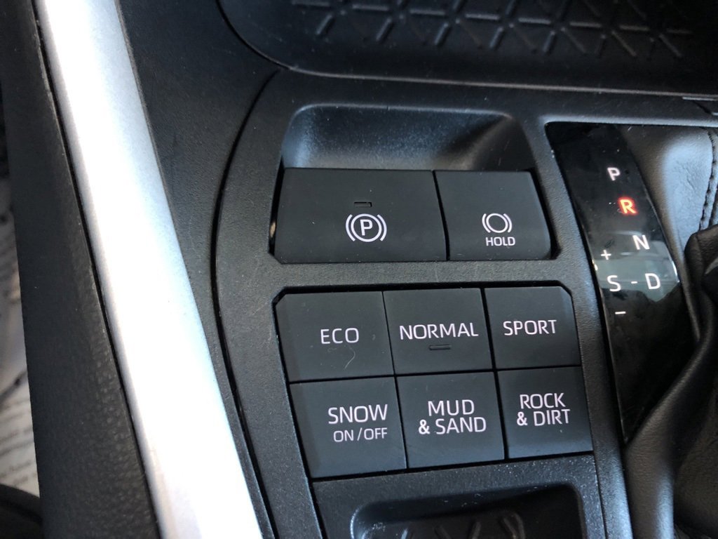 Certified 2025 Toyota RAV4 XLE image 17