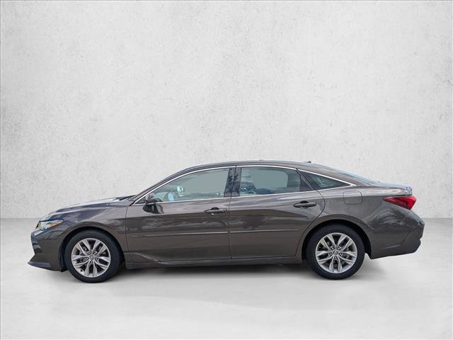 Used 2019 Toyota Avalon XLE w/ Moonroof Package image 9