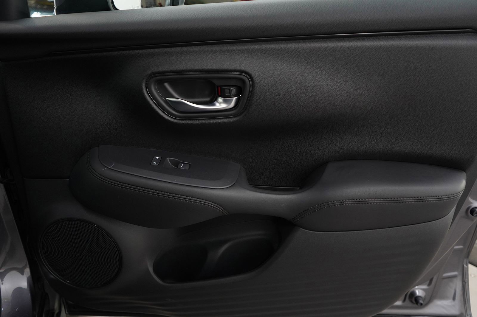 Used 2024 Honda HR-V LX image 9