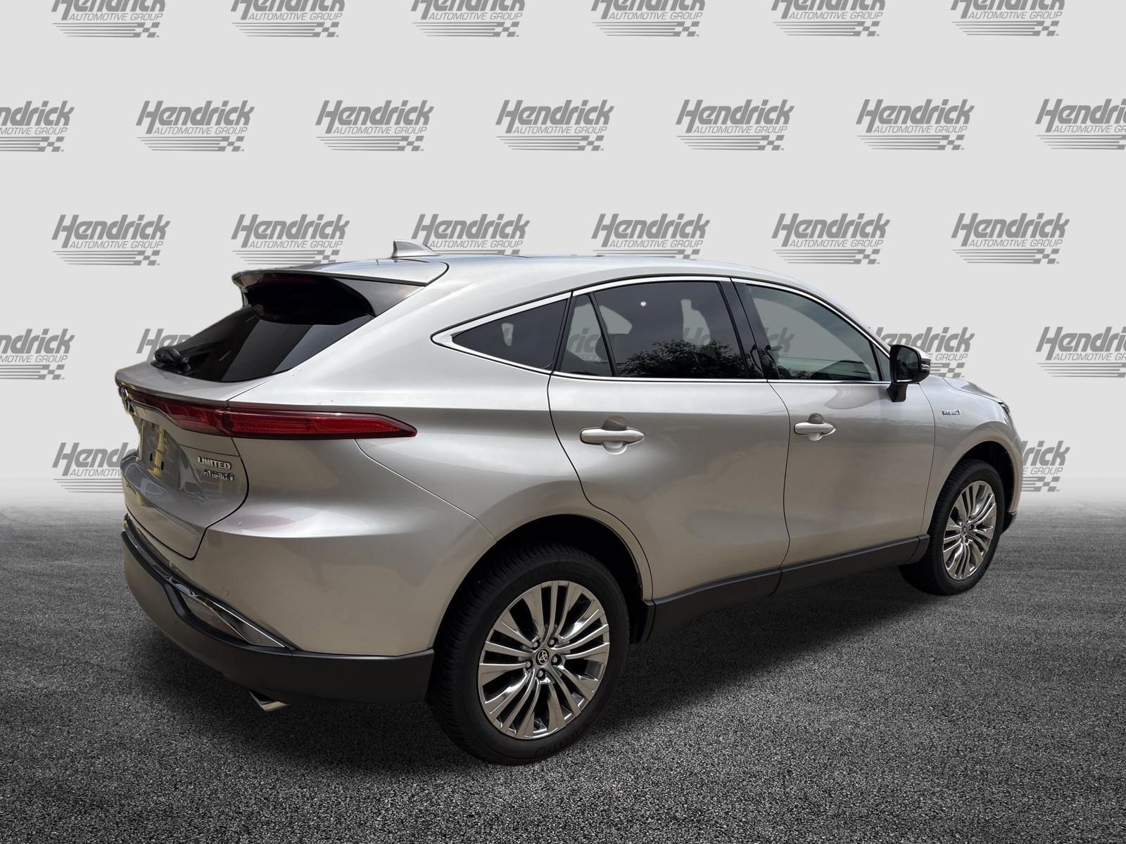 Used 2021 Toyota Venza Limited w/ Carpet Mat Package (TMS) AWD/4WD image 10