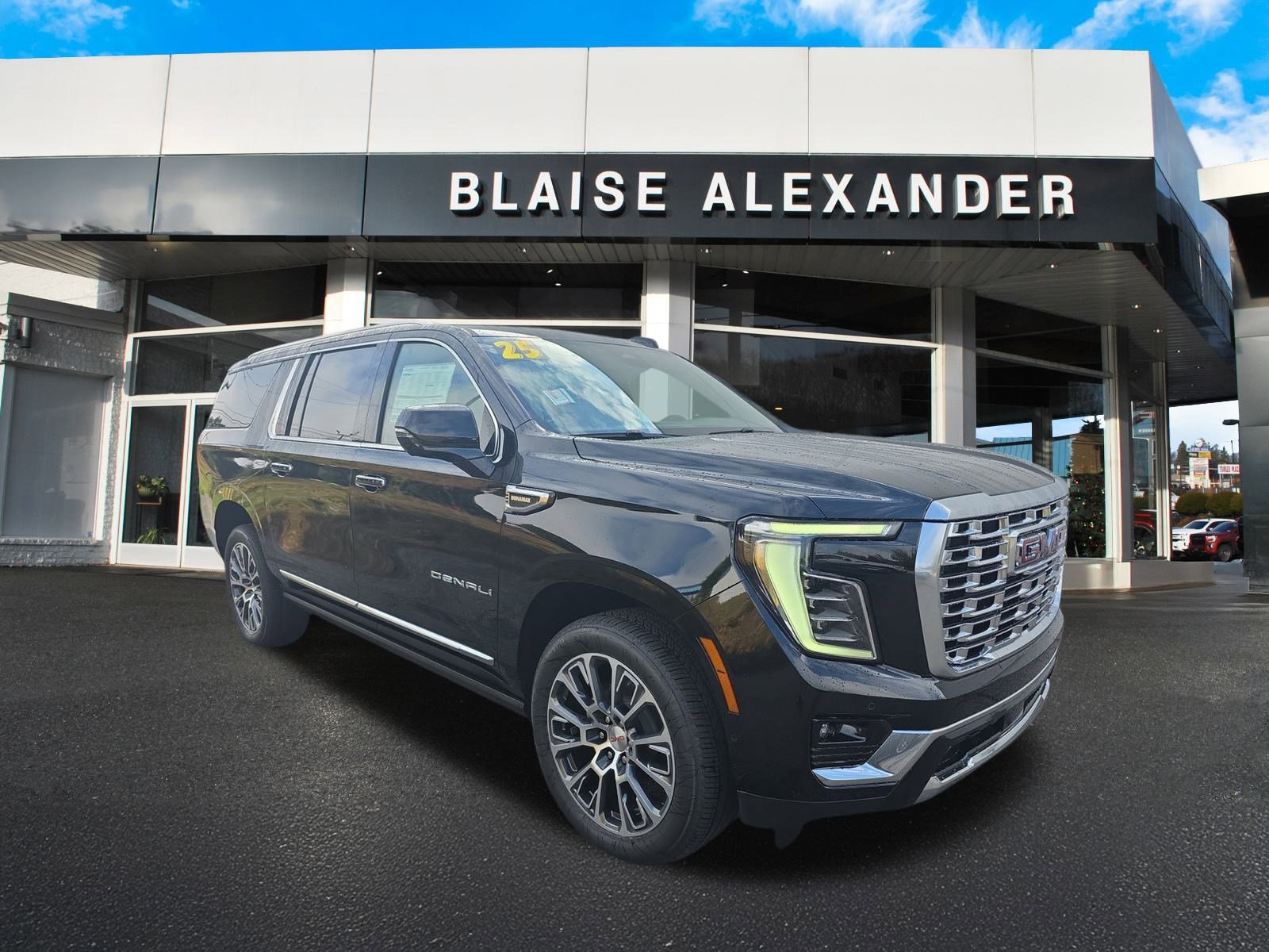 New 2025 GMC Yukon XL Denali w/ Denali Reserve Package