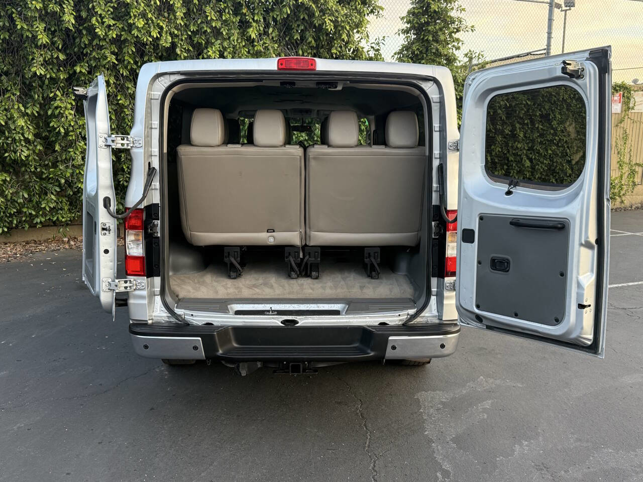 Used 2018 Nissan NV 3500 SL RWD image 28