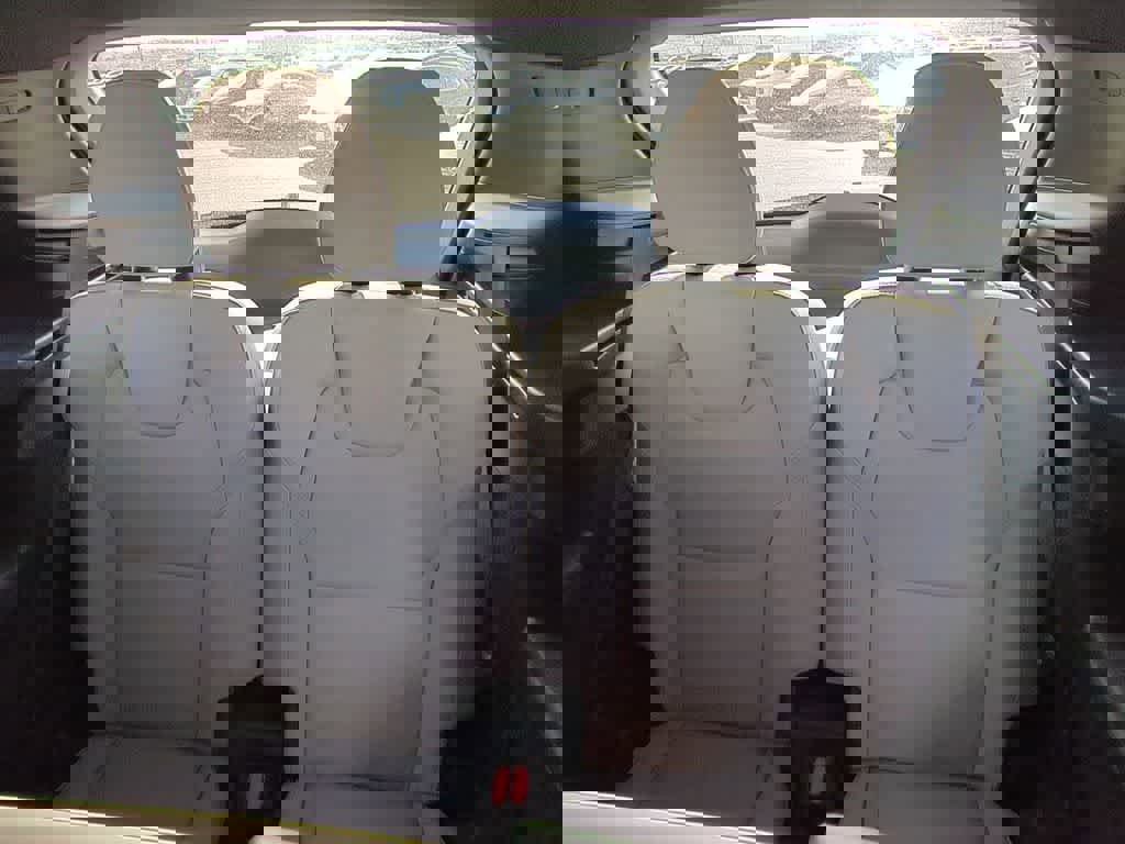 New 2026 Volvo XC90 B5 Plus w/ Protection Package Premier image 14