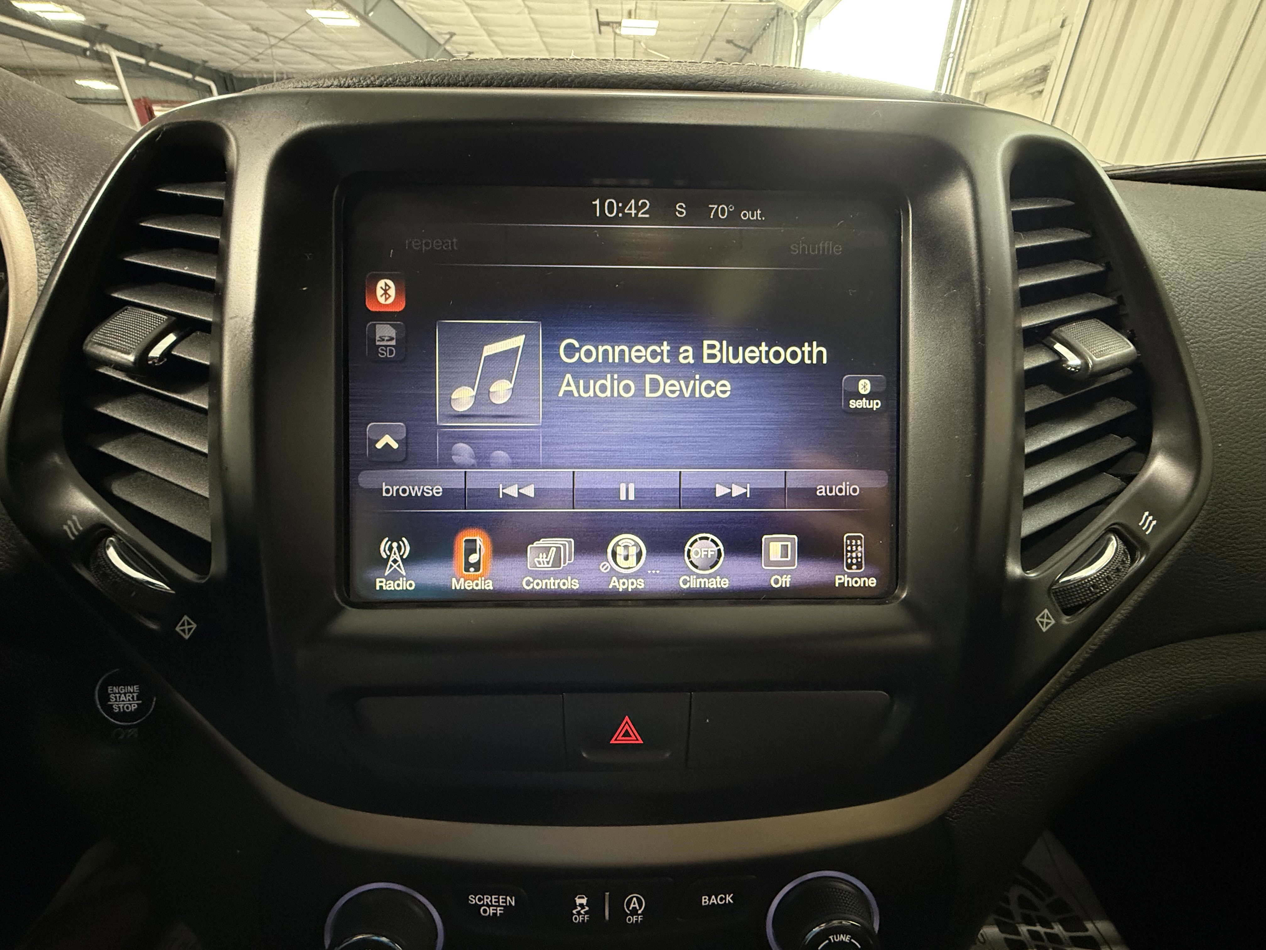 Used 2017 Jeep Cherokee Limited FWD image 29