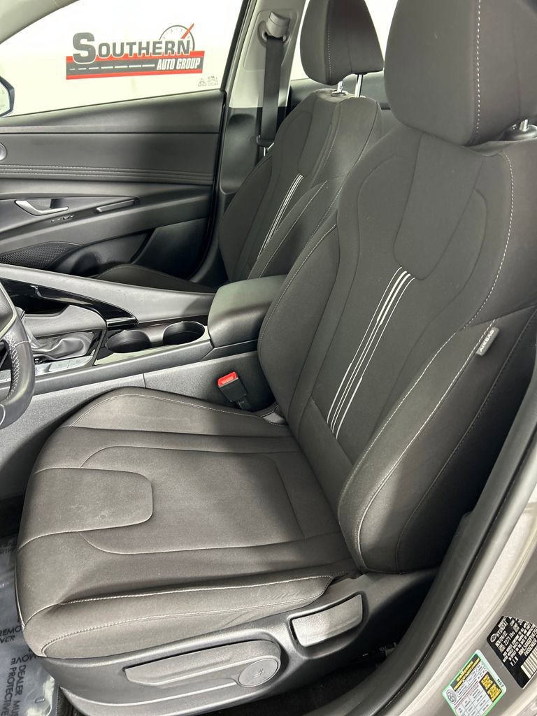 Certified 2023 Hyundai Elantra SEL w/ Convenience Package image 12