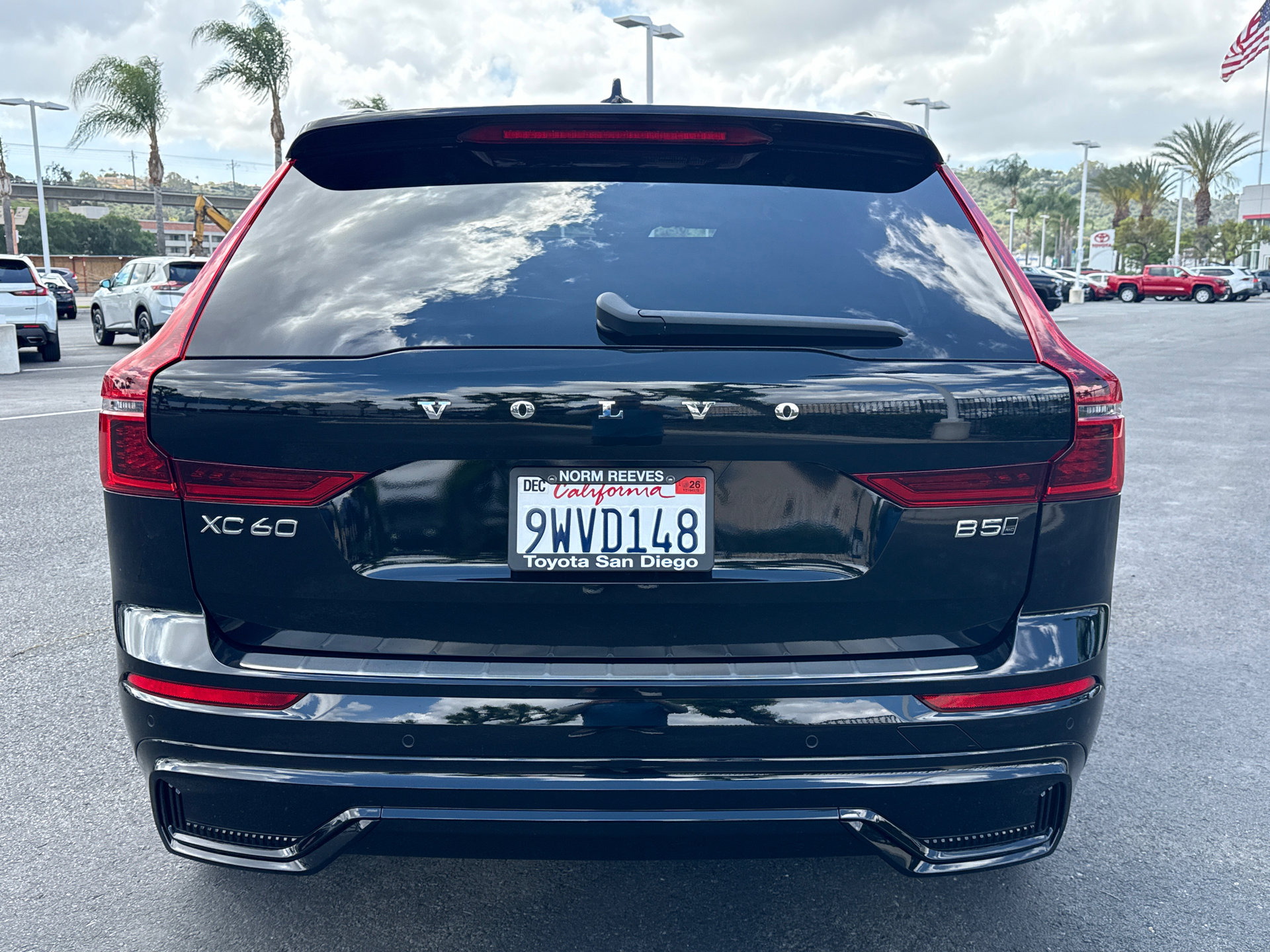 Used 2026 Volvo XC60 B5 Plus w/ Climate Package PRO AWD/4WD image 8