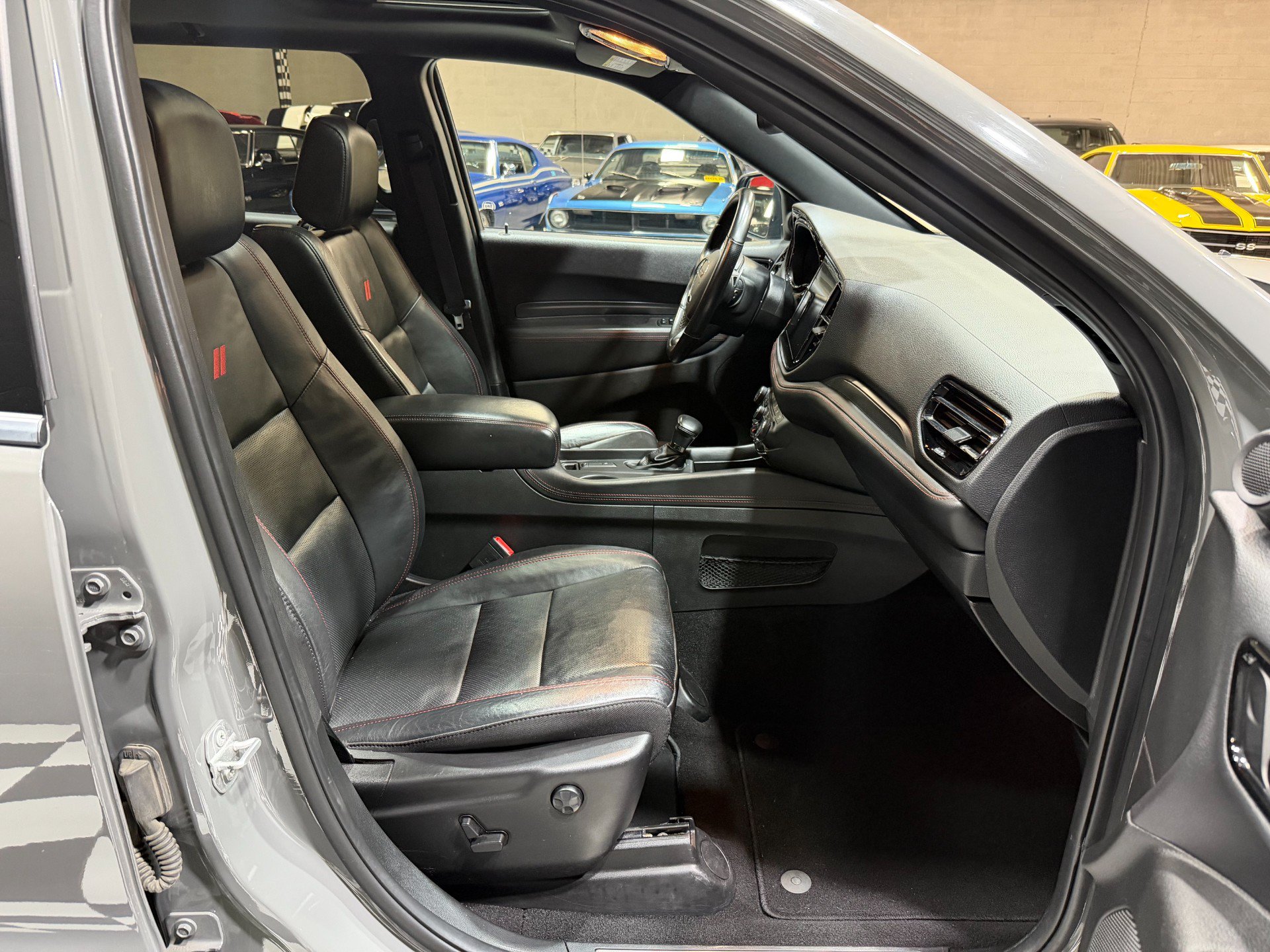 Used 2023 Dodge Durango R/T w/ Blacktop Package AWD/4WD image 37