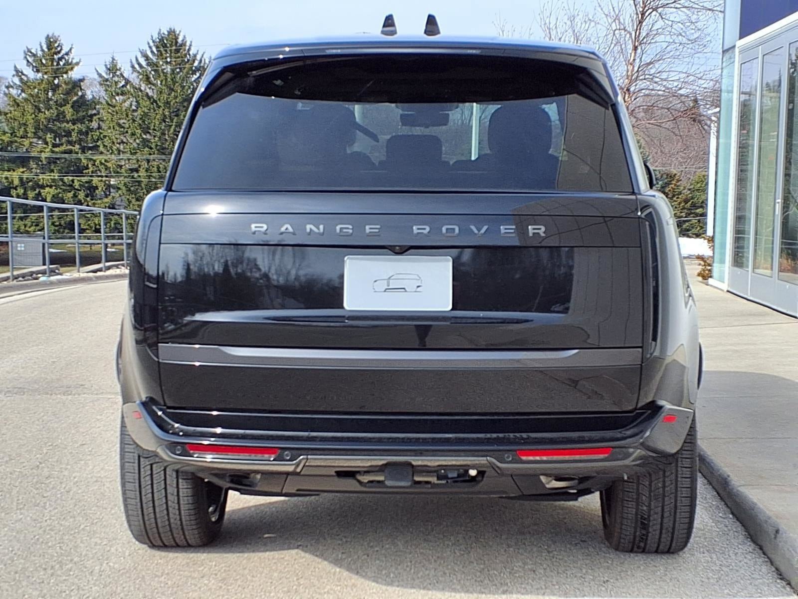 New 2026 Land Rover Range Rover Long Wheelbase SE image 4