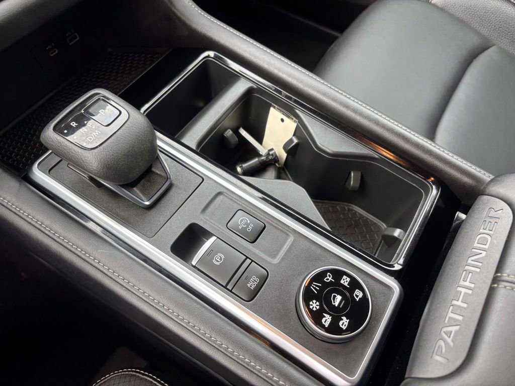 Used 2022 Nissan Pathfinder SL image 24