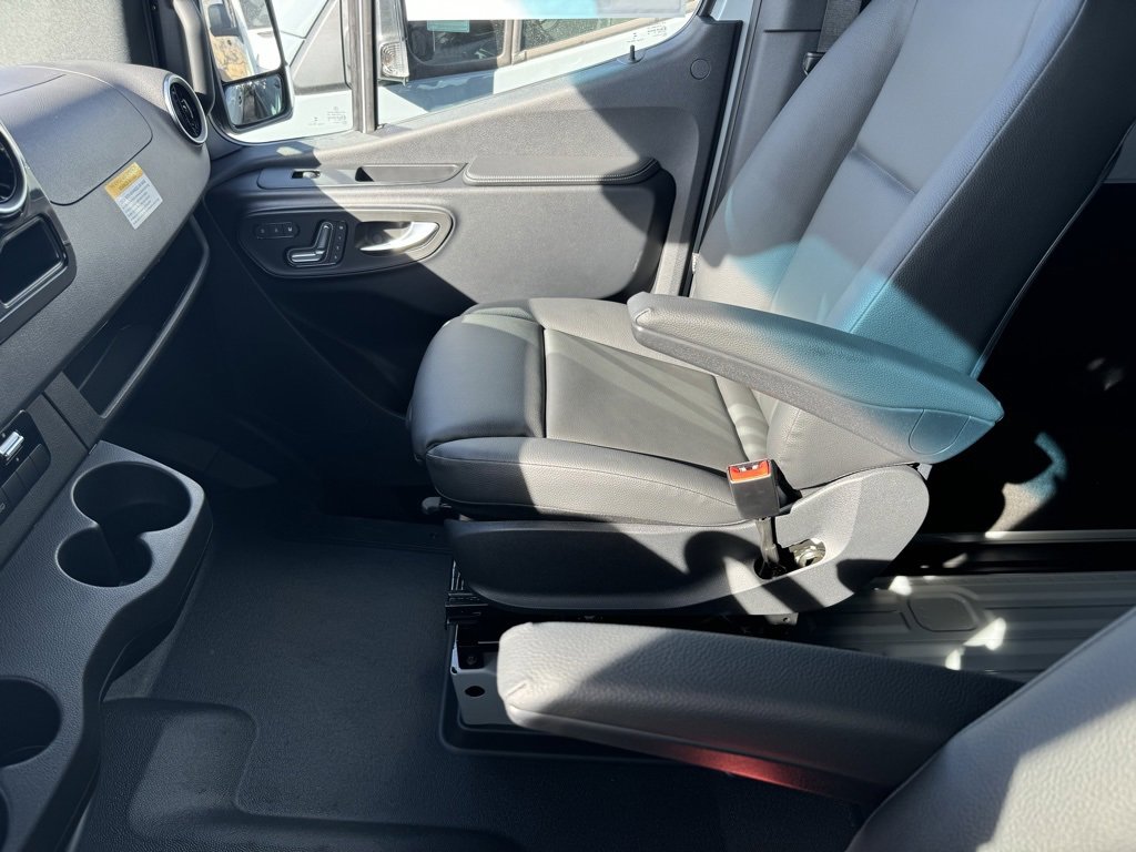 New 2025 Mercedes-Benz Sprinter 2500 image 37